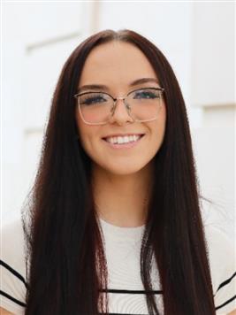 Carolyn Herrero bio picture