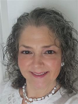 Christel Hollis bio picture