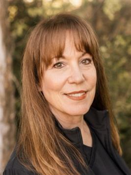 Elisa Gastineau bio picture