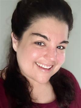 Farrah Monibi bio picture