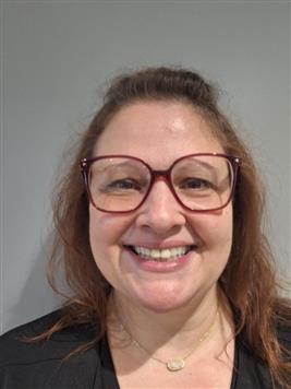 Stephanie Untalan bio picture