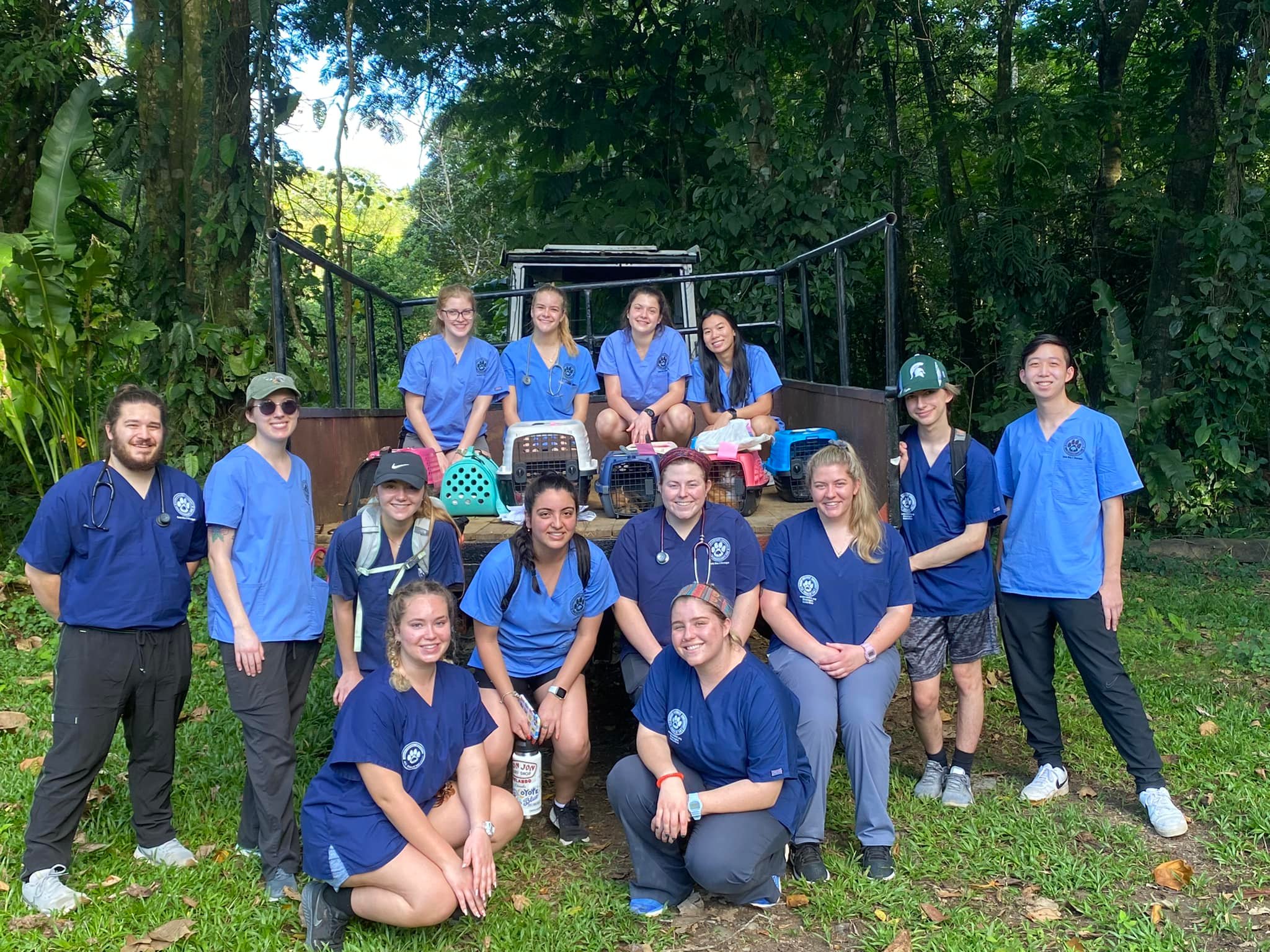 LMU-CVM students group photo In Costa Rica