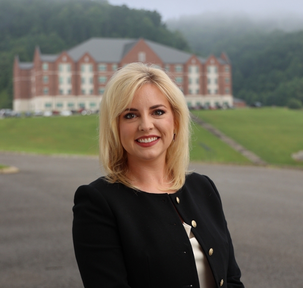 Dr. Kelsey Metz